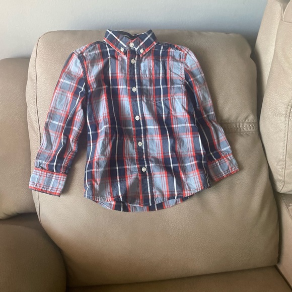 Boy size small outfit. Bottoms 4T top size 4/5 like New💙💙💙💙💙💙💙💙💙 - Picture 3 of 5